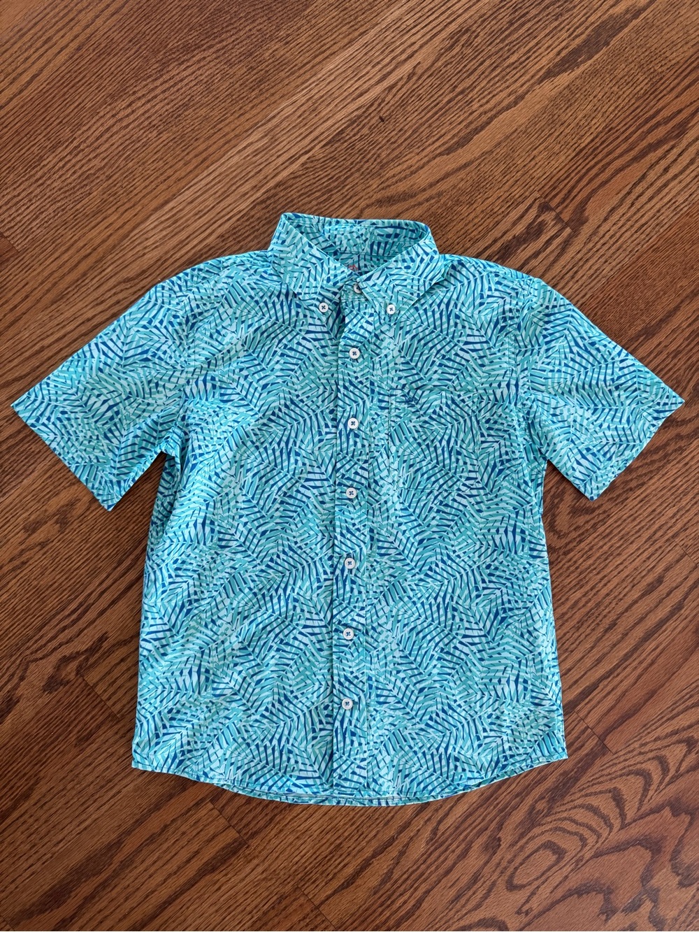 Size 8 - 10 Youth Medium Boys Southern Tide Coastal Breeze Button Down Shirt